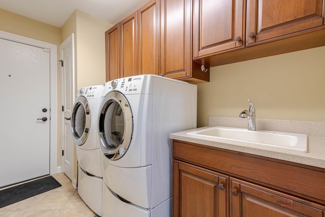 1800 AMBERLEY Court 309, Lake Forest, IL 60045