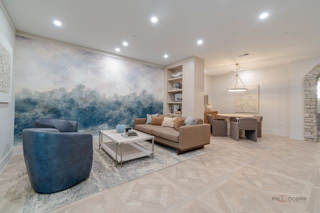 1800 AMBERLEY Court 309, Lake Forest, IL 60045