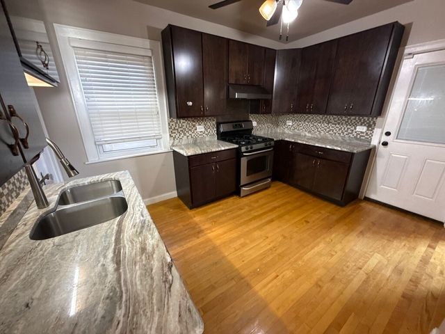 5327 W Wolfram Street 1, Chicago, IL 60641