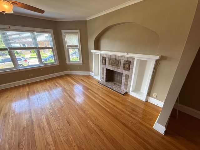 5327 W Wolfram Street 1, Chicago, IL 60641