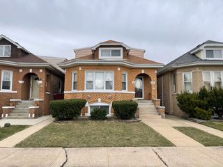 5327 W Wolfram Street 1, Chicago, IL 60641