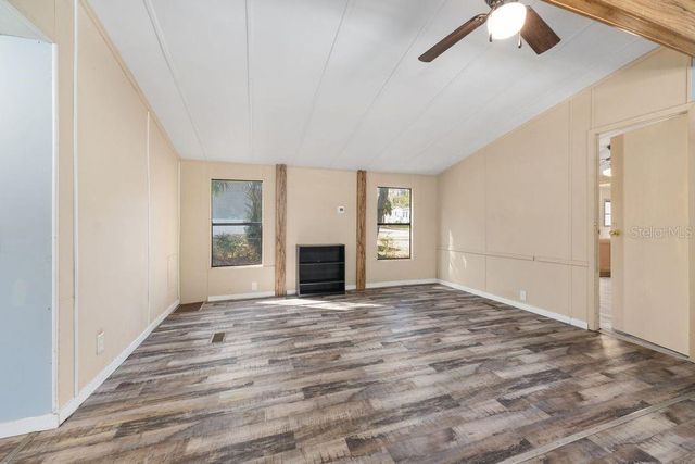 16302 SE 57TH STREET, Ocklawaha, FL 32179