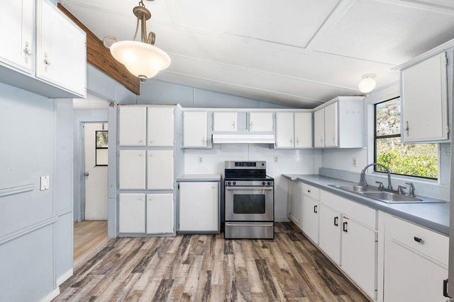 16302 SE 57TH STREET, Ocklawaha, FL 32179