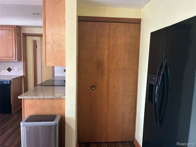 26644 Marilyn Avenue, Warren, MI 48089