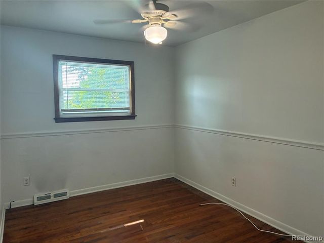 26644 Marilyn Avenue, Warren, MI 48089