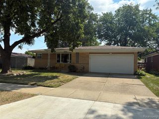 26644 Marilyn Avenue, Warren, MI 48089