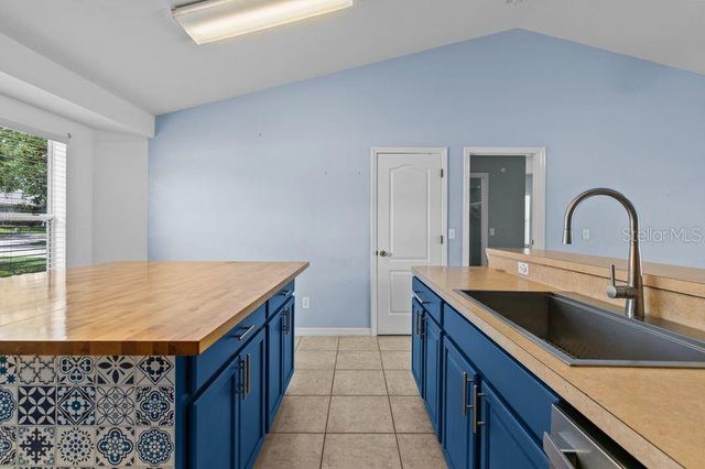 214 COMPASS ROSE DRIVE, Groveland, FL 34736