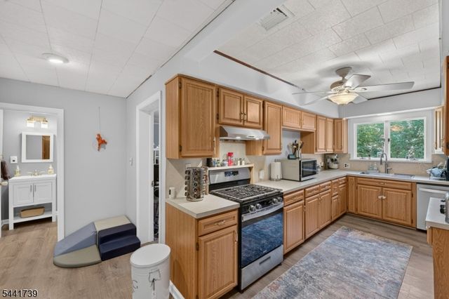 321 Willow Ave, Garwood Boro, NJ 07027