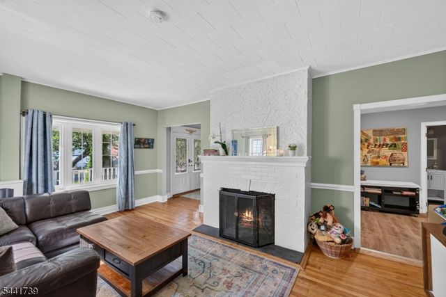 321 Willow Ave, Garwood Boro, NJ 07027