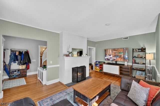 321 Willow Ave, Garwood Boro, NJ 07027