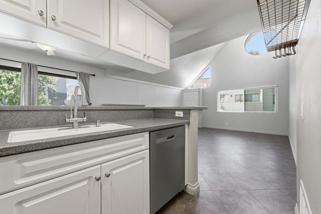 17905 Caminito Pinero 263, San Diego, CA 92128