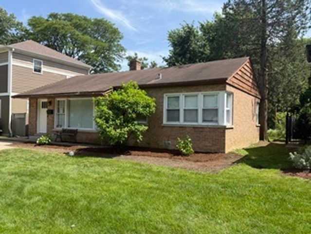 463 Longfellow Avenue, Deerfield, IL 60015