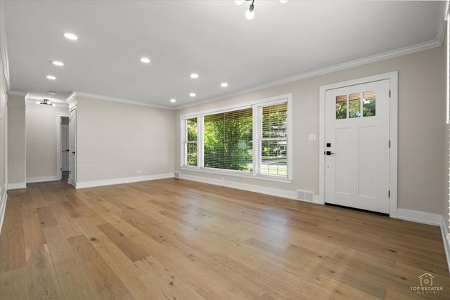 463 Longfellow Avenue, Deerfield, IL 60015