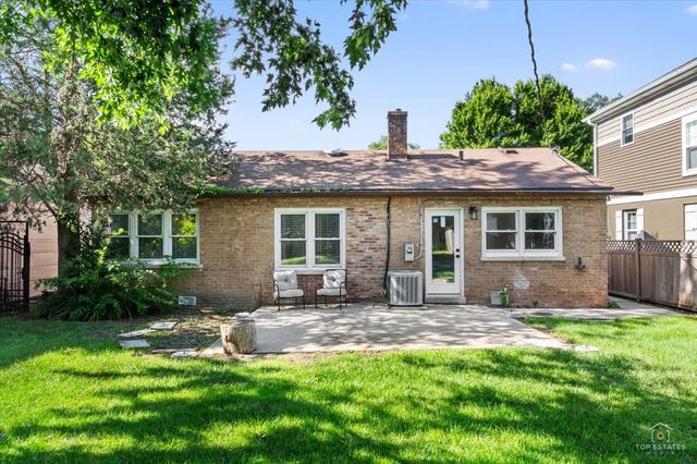 463 Longfellow Avenue, Deerfield, IL 60015