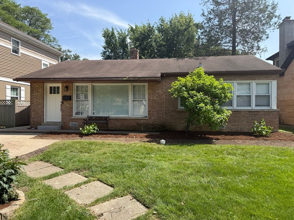 463 Longfellow Avenue, Deerfield, IL 60015