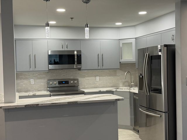 661 Lowell St 3, Lexington, MA 02420