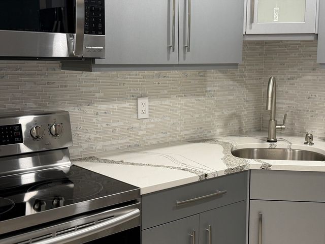 661 Lowell St 3, Lexington, MA 02420