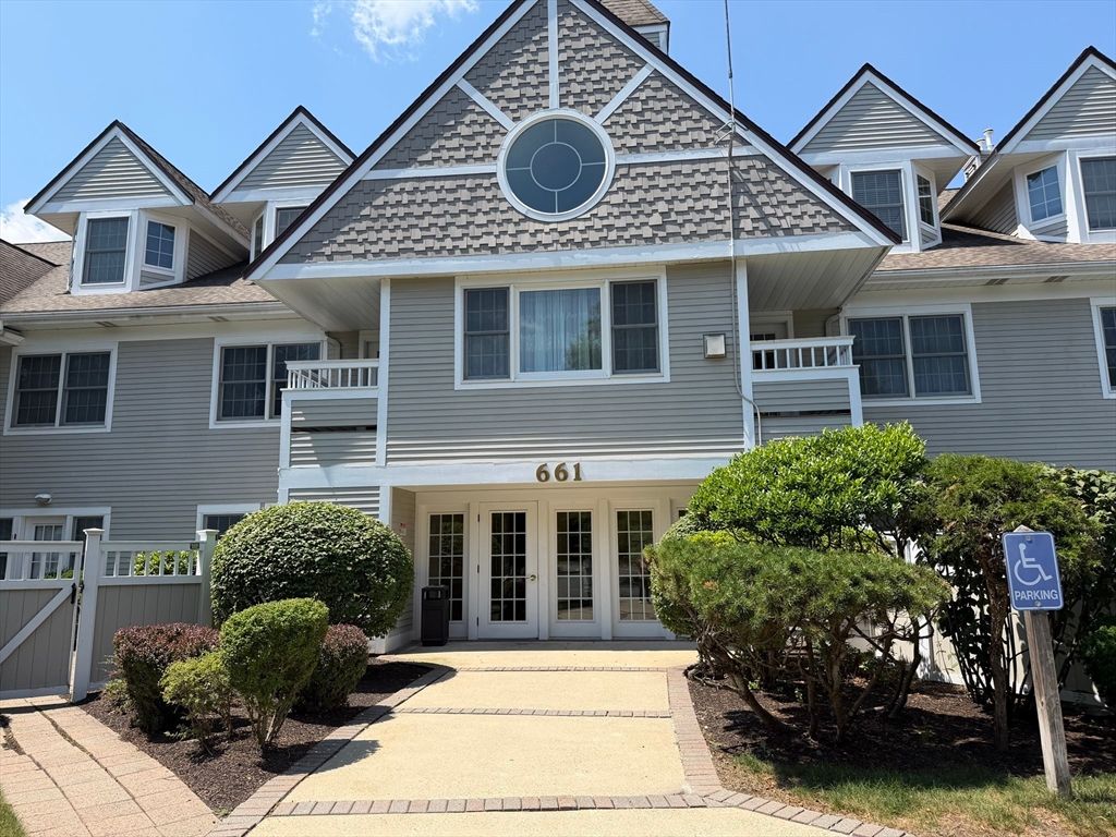 661 Lowell St 3, Lexington, MA 02420