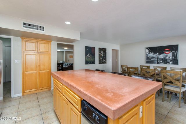 1204 E STEAMBOAT BEND Drive, Tempe, AZ 85283