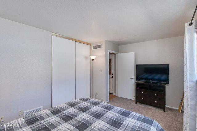 1204 E STEAMBOAT BEND Drive, Tempe, AZ 85283