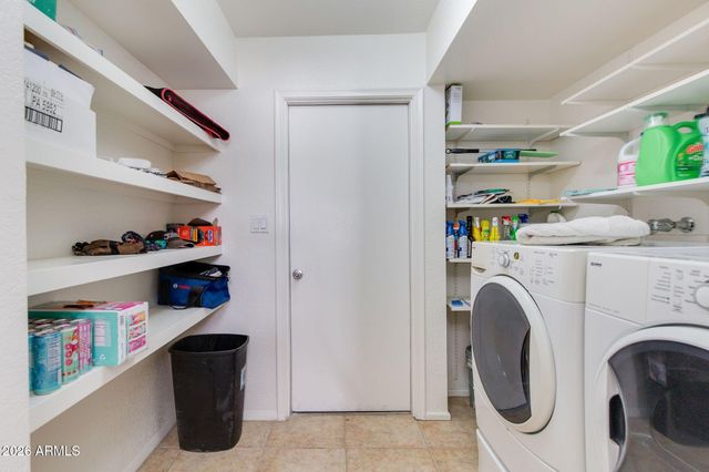 1204 E STEAMBOAT BEND Drive, Tempe, AZ 85283