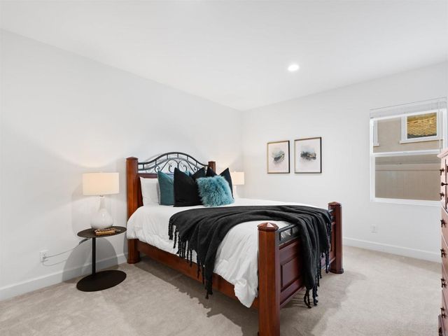 909 Woodhaven Road, San Marcos, CA 92069