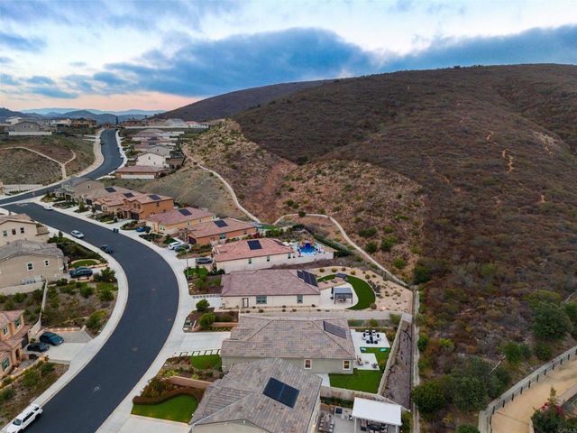 909 Woodhaven Road, San Marcos, CA 92069