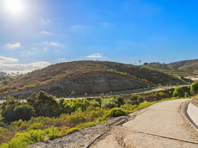 909 Woodhaven Road, San Marcos, CA 92069