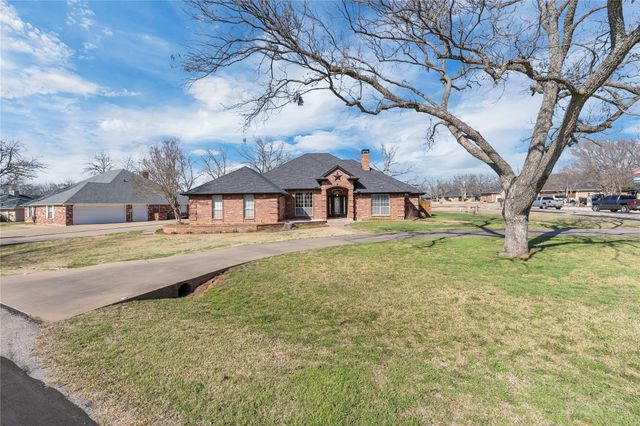 9219 Hanging Moss Drive, Granbury, TX 76049