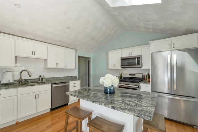 5 Frenette Drive, Hudson, NH 03051