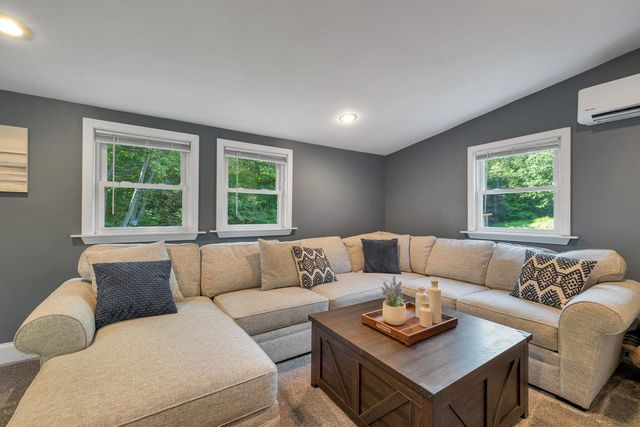 5 Frenette Drive, Hudson, NH 03051
