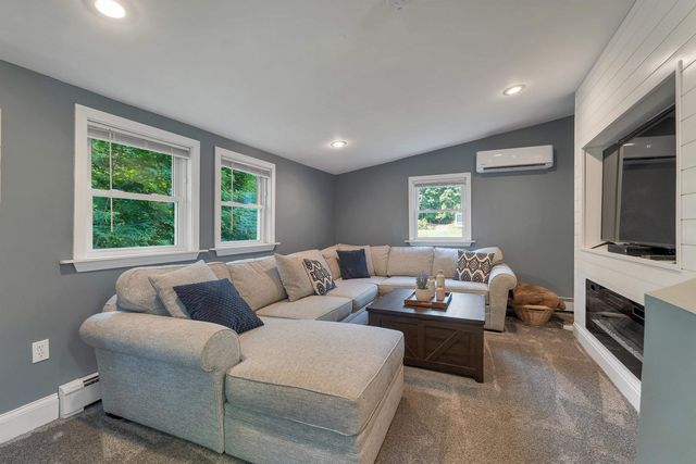 5 Frenette Drive, Hudson, NH 03051