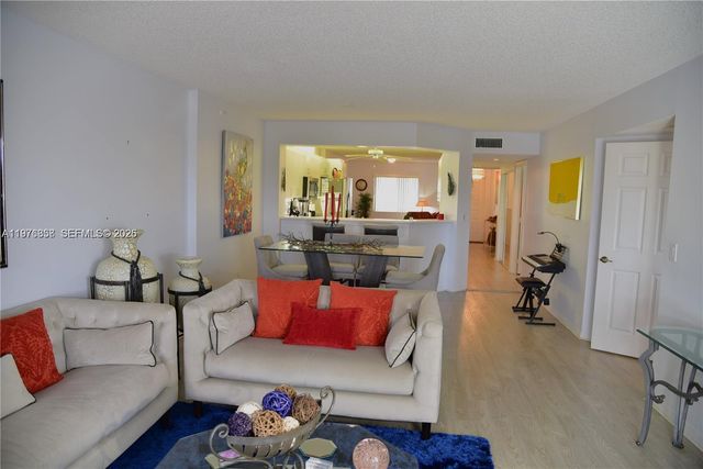 7730 Granville Drive 202, Tamarac, FL 33321
