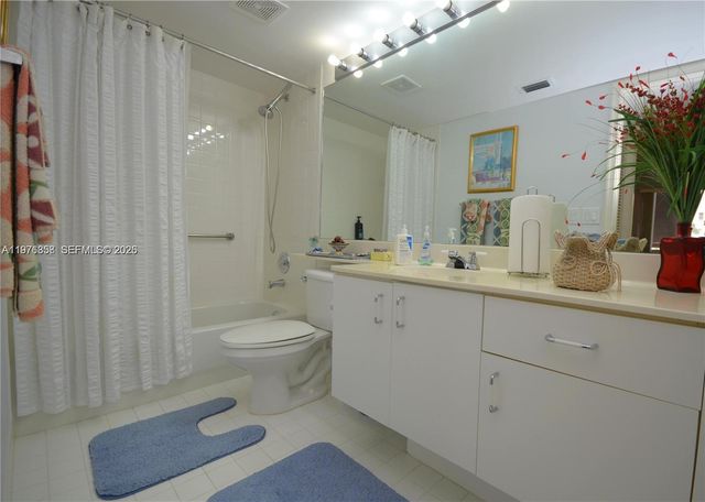 7730 Granville Drive 202, Tamarac, FL 33321