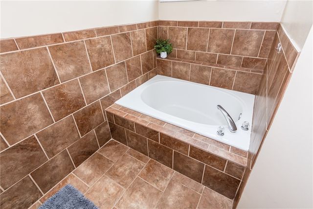 1818 Highlander Drive, Xenia, OH 45385