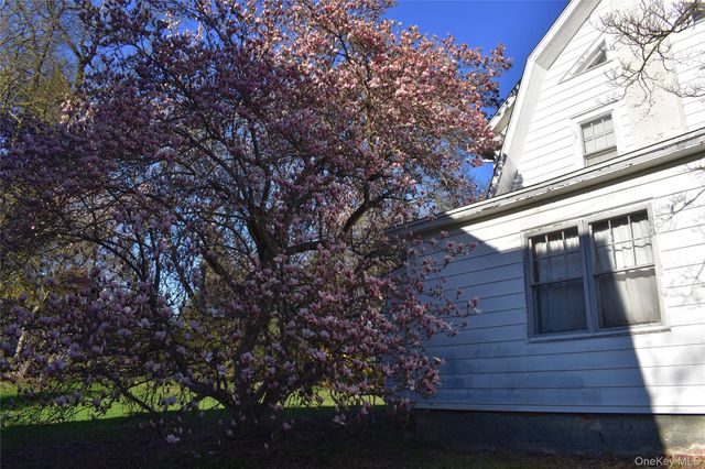 21 Rosalind Road, Poughkeepsie, NY 12601
