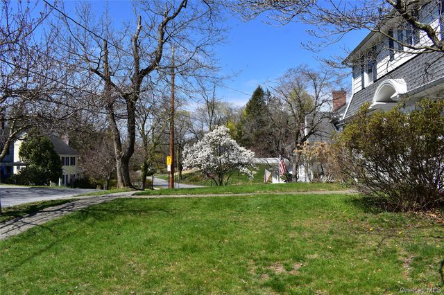 21 Rosalind Road, Poughkeepsie, NY 12601