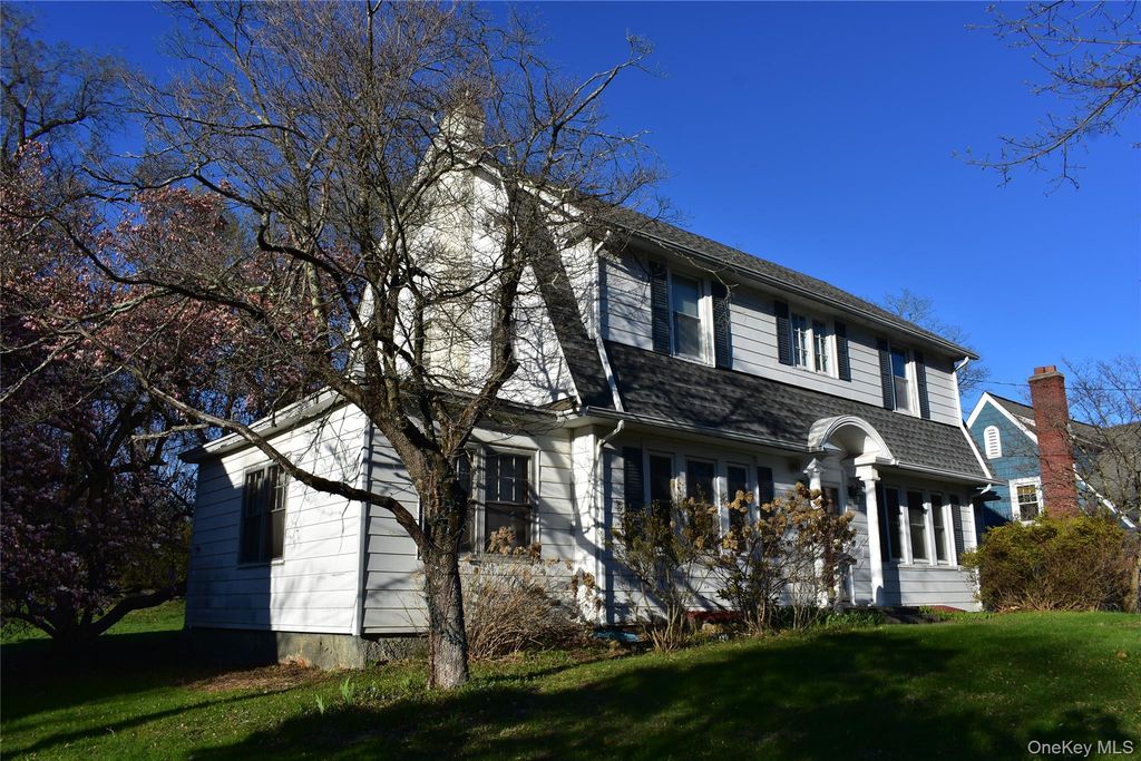 21 Rosalind Road, Poughkeepsie, NY 12601