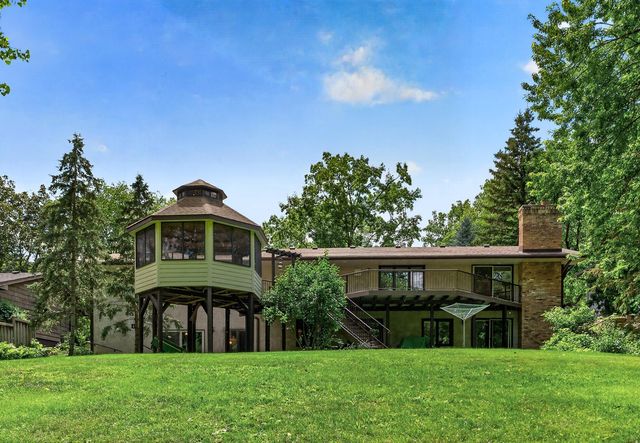 1120 Rockstone Lane, New Brighton, MN 55112