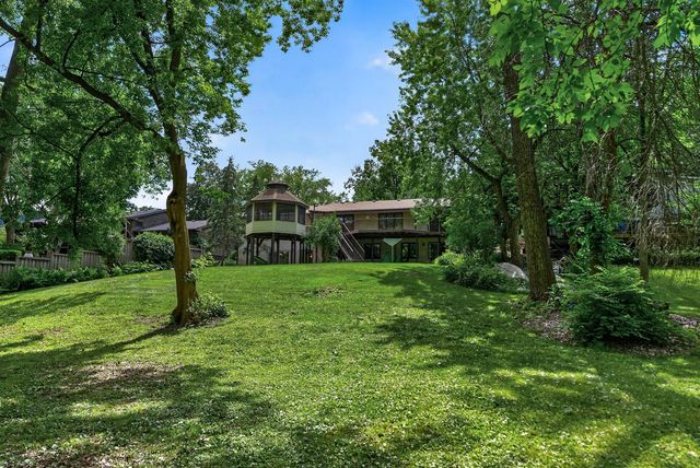 1120 Rockstone Lane, New Brighton, MN 55112