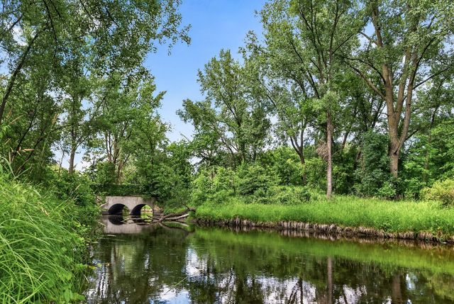 1120 Rockstone Lane, New Brighton, MN 55112