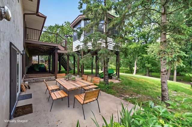 1120 Rockstone Lane, New Brighton, MN 55112