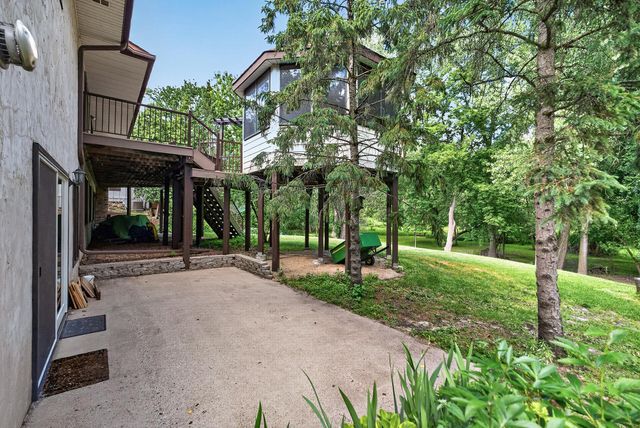 1120 Rockstone Lane, New Brighton, MN 55112