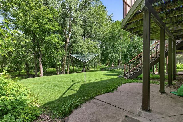 1120 Rockstone Lane, New Brighton, MN 55112