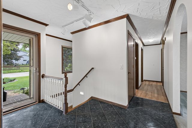 1120 Rockstone Lane, New Brighton, MN 55112