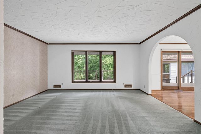1120 Rockstone Lane, New Brighton, MN 55112