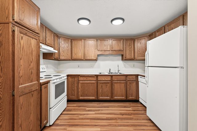 1120 Rockstone Lane, New Brighton, MN 55112
