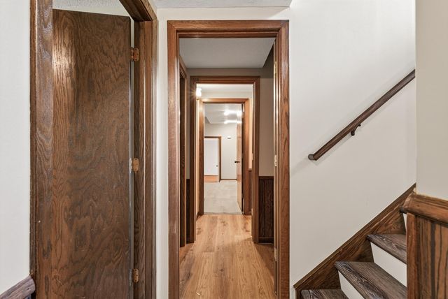1120 Rockstone Lane, New Brighton, MN 55112