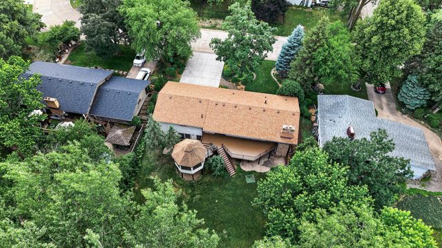 1120 Rockstone Lane, New Brighton, MN 55112