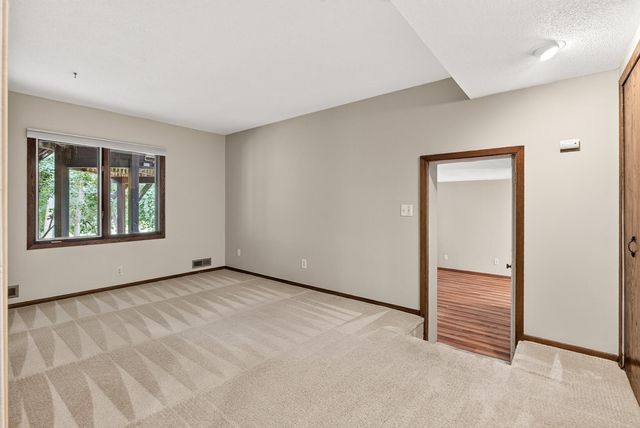 1120 Rockstone Lane, New Brighton, MN 55112